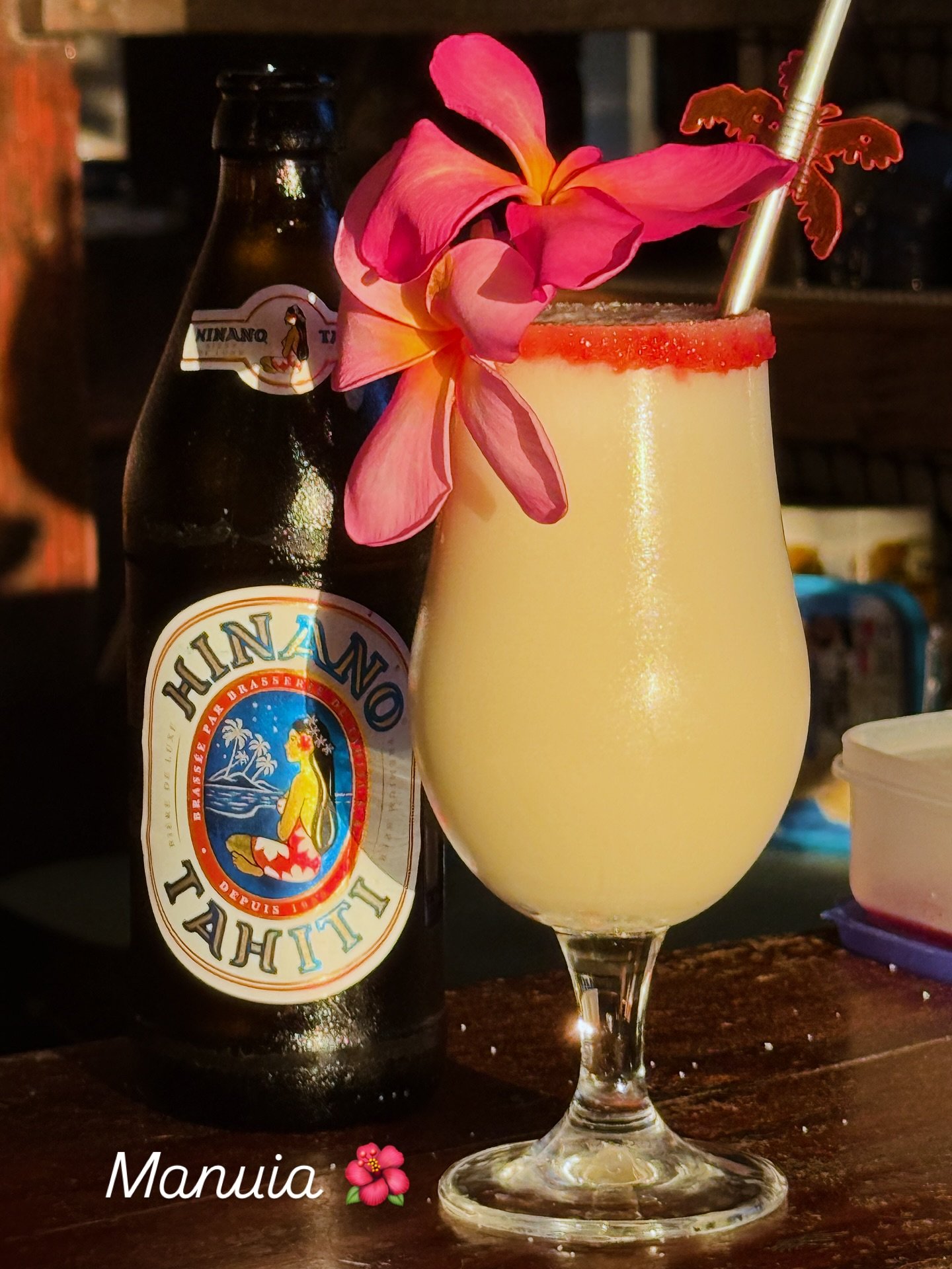 À votre santé à tous !!!! 🍸🍻🥂 
Cheers !!! MANUIA !!!!! #cheers #cocktail #chichi #pinacolada #sunset #raimiti #fakarava