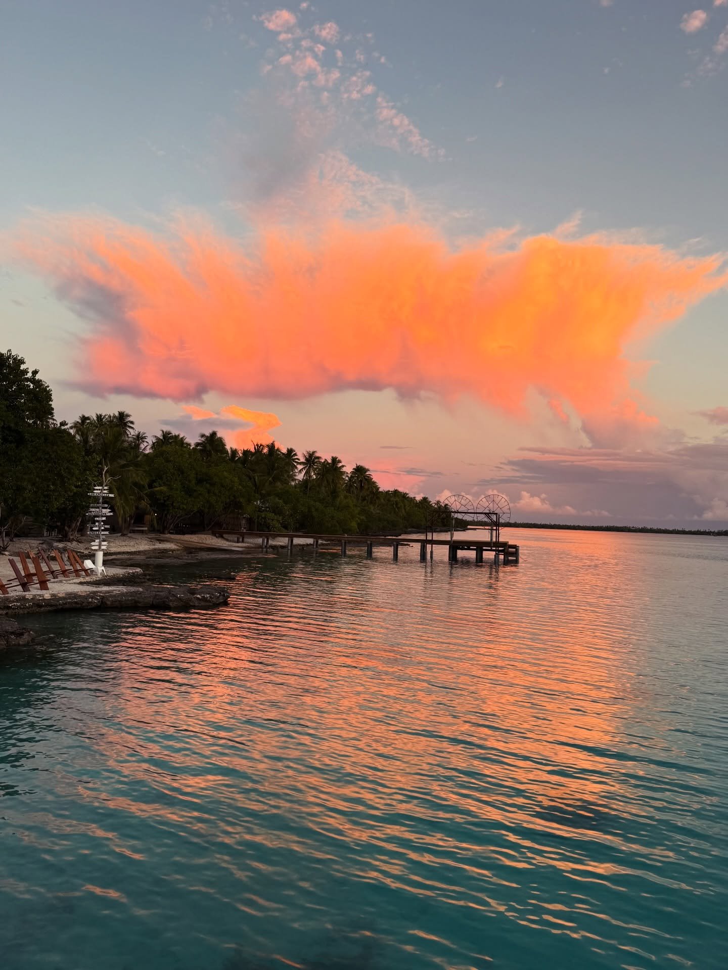 Sunset du jour 🧡 belle soirée à tous 
#sunset #magic #fakarava #tuamotu #raimiti