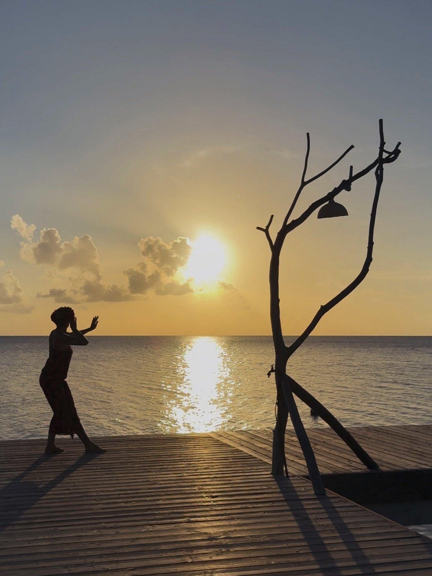 Merveilleux signe des cieux 💛 le nuage a pris la forme d’un cœur parfait durant l’hommage à Poline 
Mon papa affectionnait énormément cette chanteuse 🥰